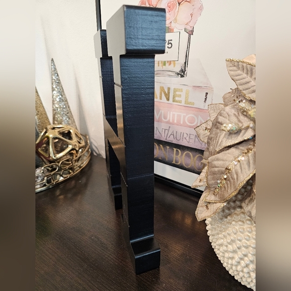 Black Decorative Letter H - Picture 4 of 4
